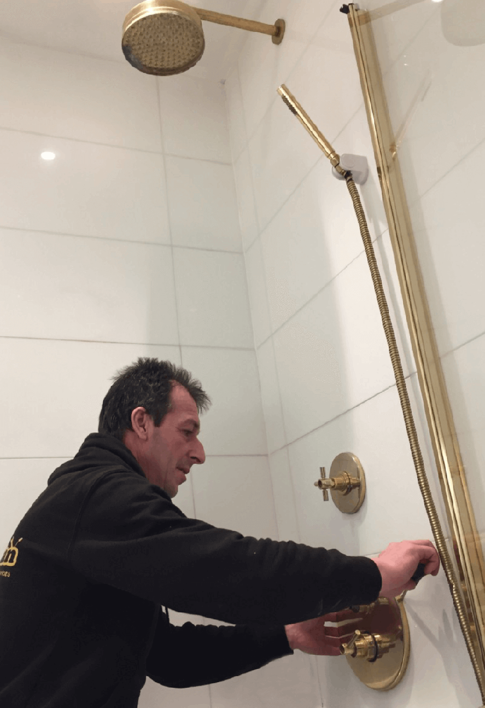 Квалифициран водопроводчик ВиК услуги от Fantastic Services